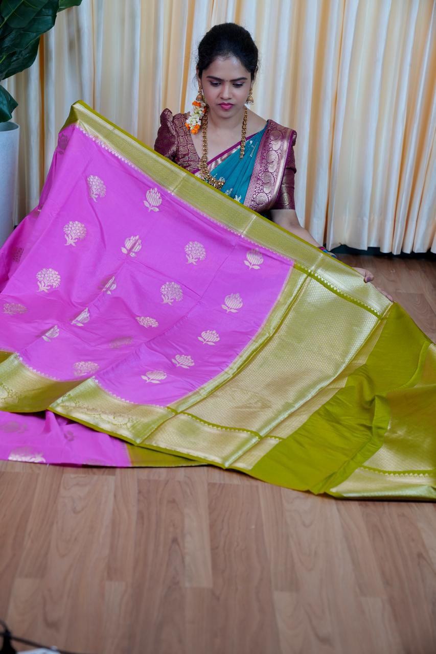 Premium warm silk saree 🥳