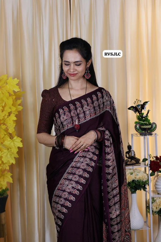 Pure modal silk .with ajrak print 🥳