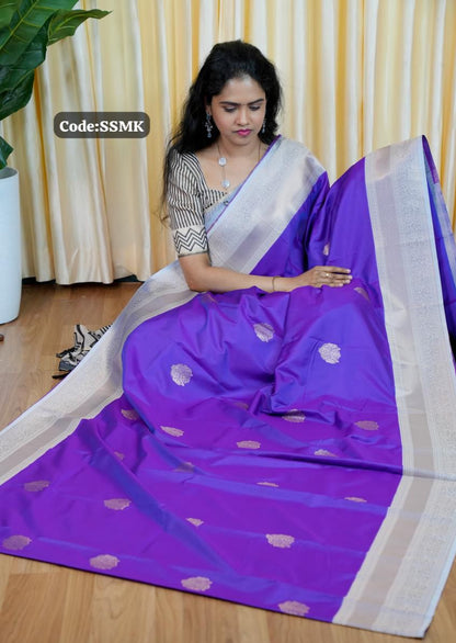 Premium Kanchi silk sarees
🥰😎📚