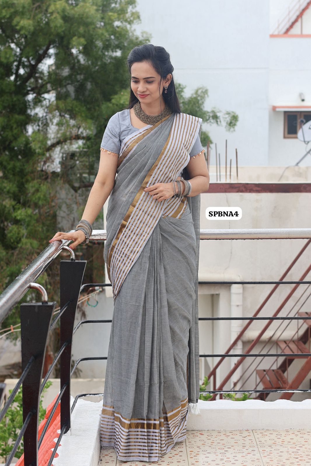 Mulmul cotton saree light weight with running blouse😍🥳