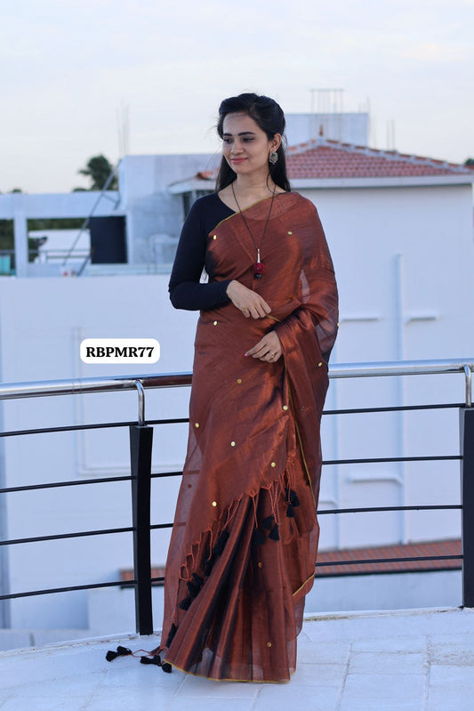 Khadhi cotton saree with coin buttas and running blouse at just Rs.899 🥳