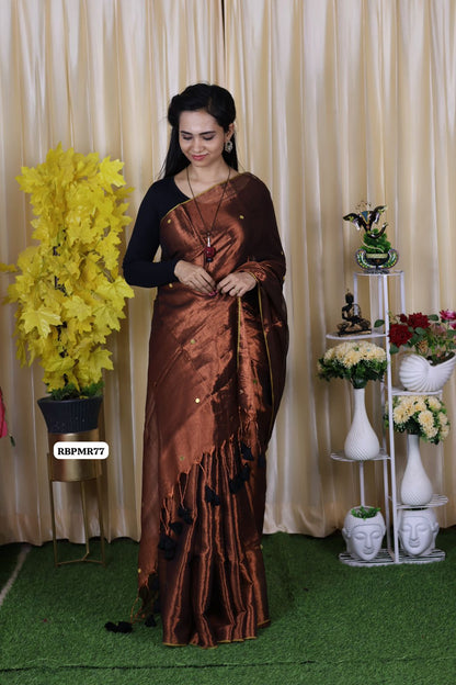 Khadhi cotton saree with coin buttas and running blouse at just Rs.899 🥳