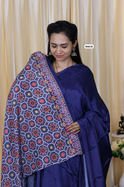 Aadi offer🌹Most trending ajrak print chinnon .semi silk saree 😍