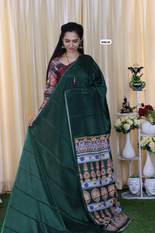Most trending ajrak print chinnon .semi silk saree 🥳