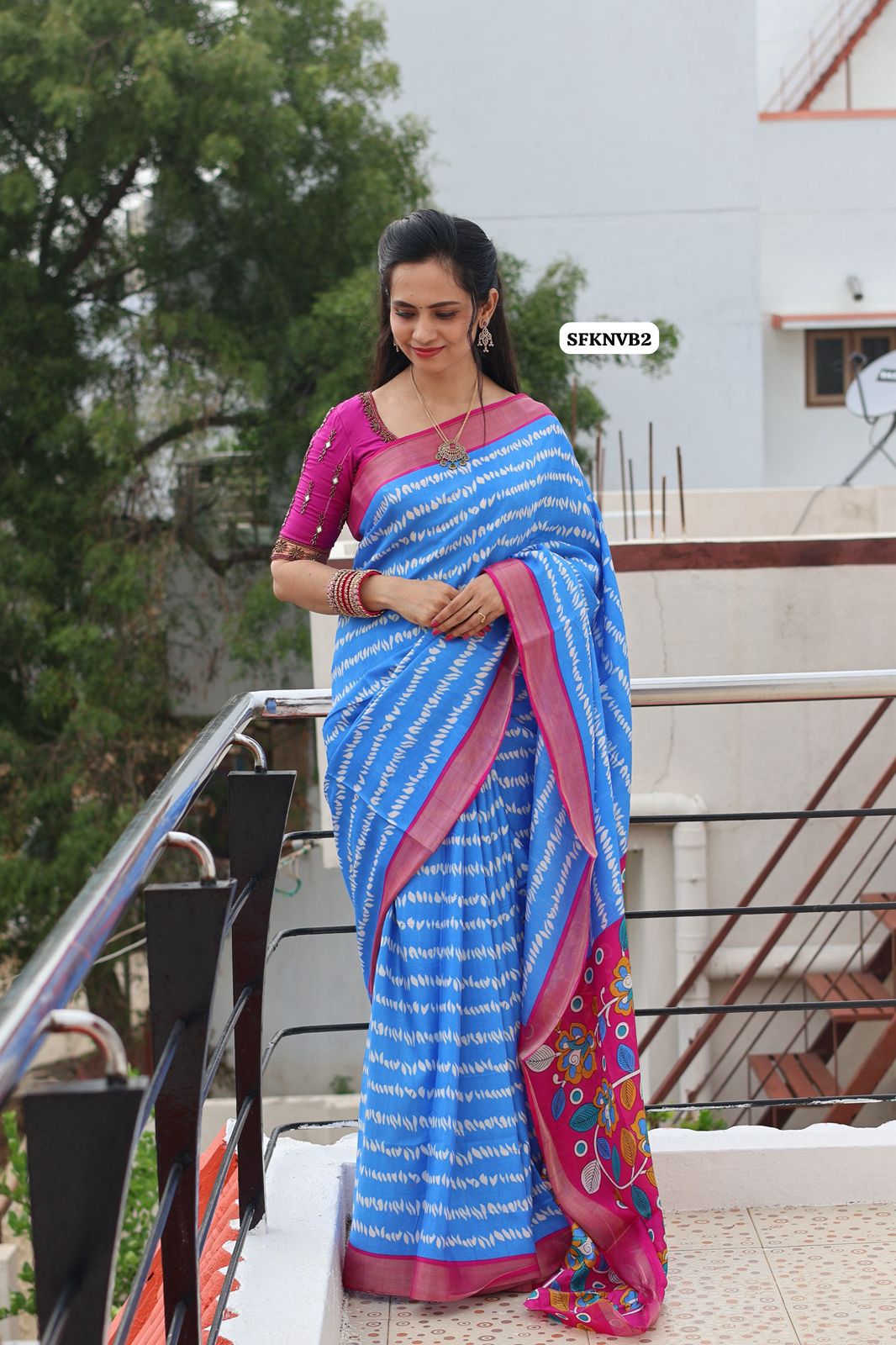 Cotton silk Fabric With Zari Border with floral Design😍🥳