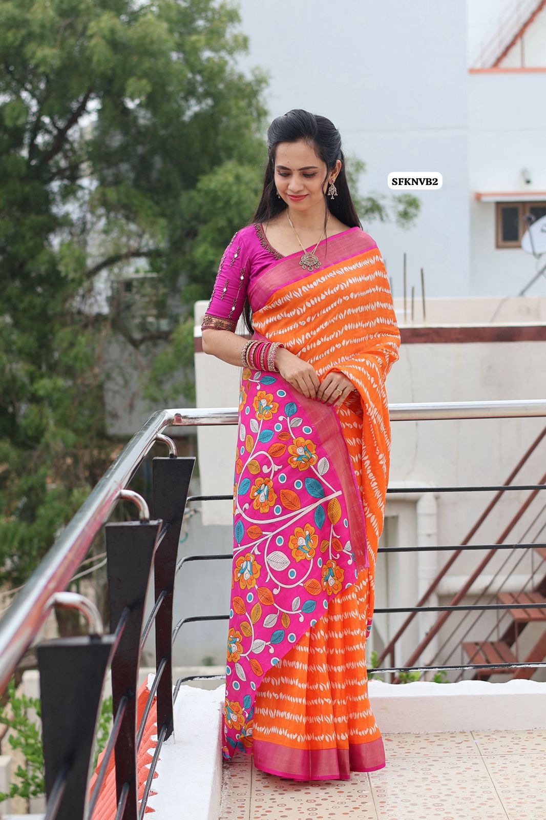 Cotton silk Fabric With Zari Border with floral Design😍🥳