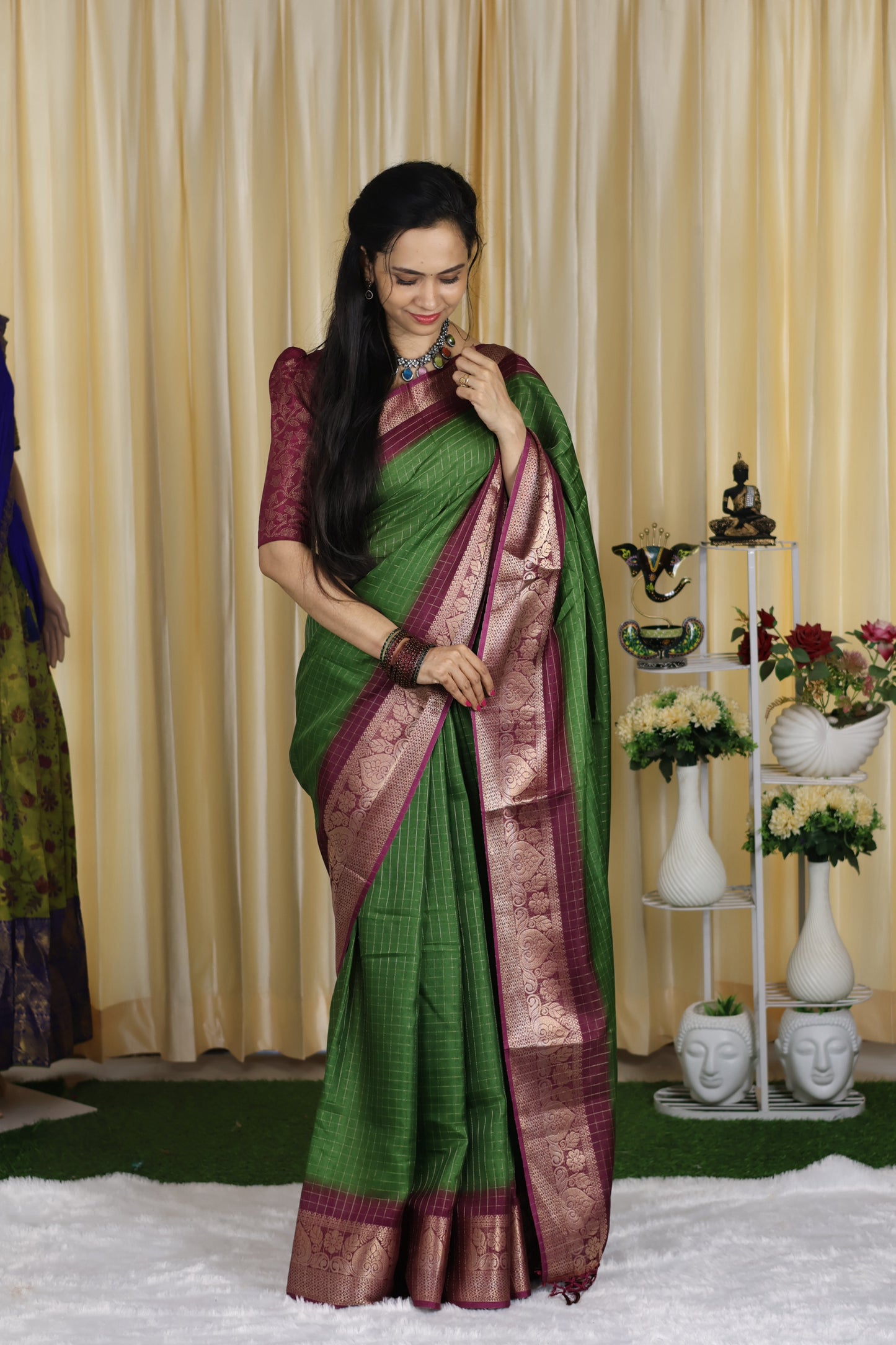 Zari checked dola silk with chumkey work blouse😍😎