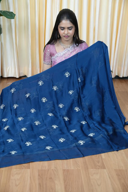 Ramzan offer 💐Premium silk georgette  and shimmer georgette with floral embroidery designs🏃🏻‍♀️