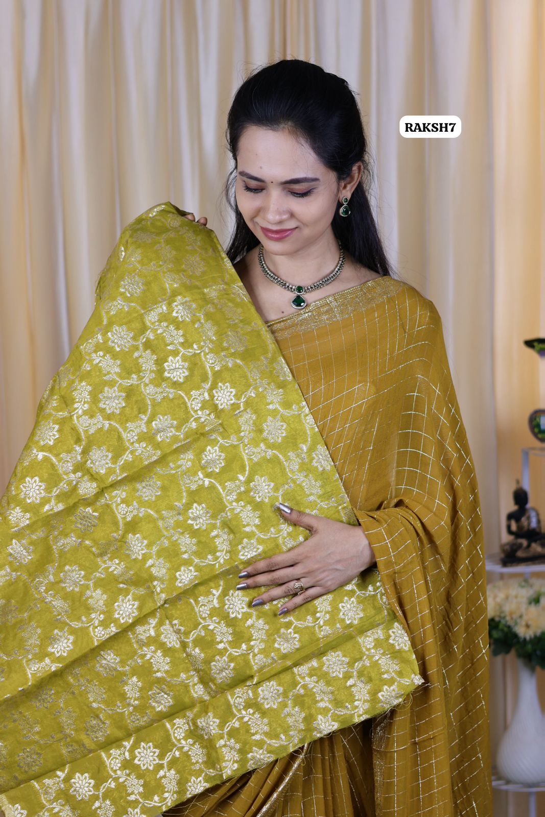 Premium Viscose Georgette Saree checks zari With Dola Viscose Blouse 🥳