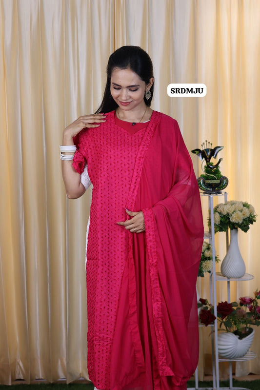 Aadi offer 🌹 size M only. cut work embroidery style pattern with lining top and duppatta only 😍