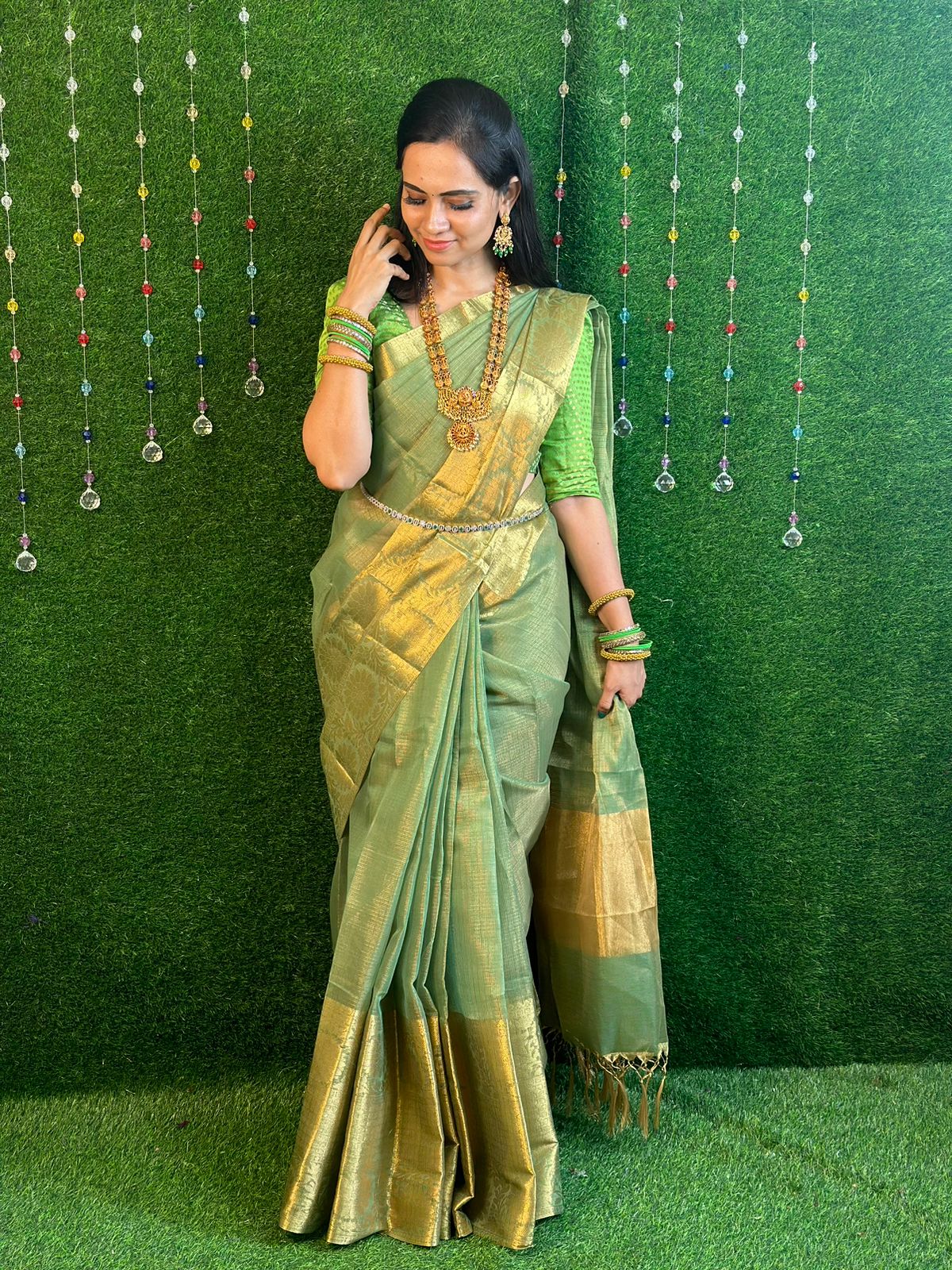 Akira crush – Golden tissue saree – The Trendy Turns