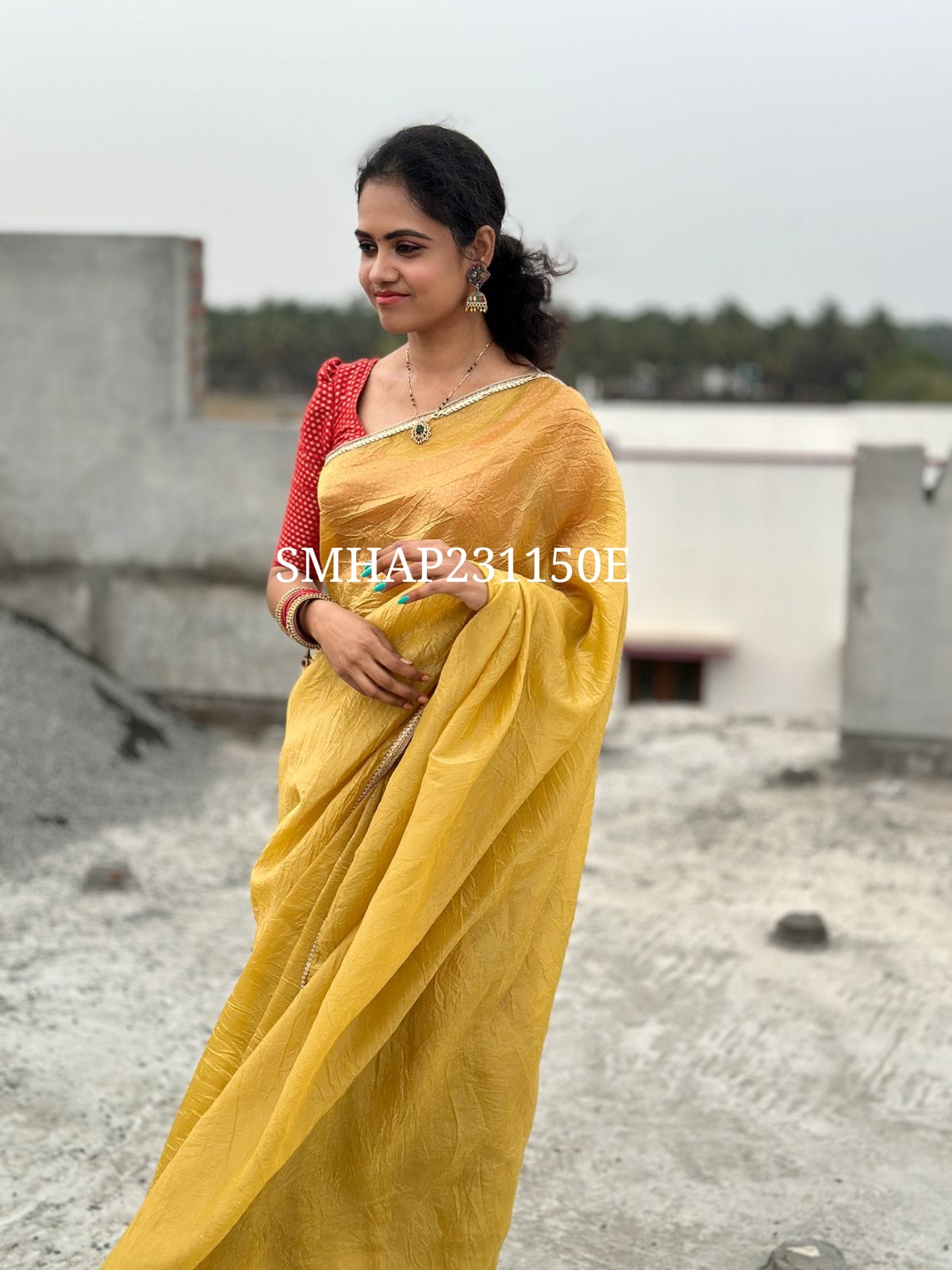 saree+ Red banaraai silk blouse. Fancy soft CrushTissue Silk saree with golden Lace.YYY