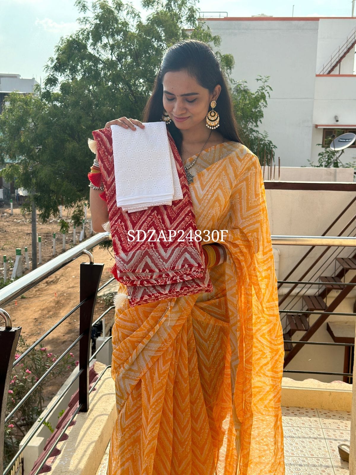 Cotton saree with chicknakari blouse YYY