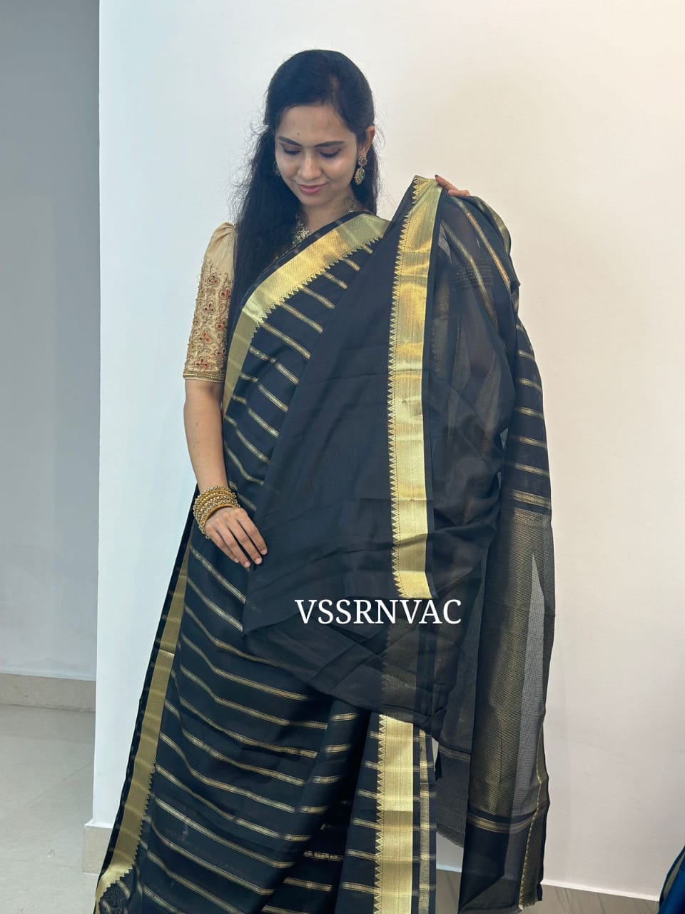 Manglori semi silk soft cotton sarees with plain blouse border to sleeves