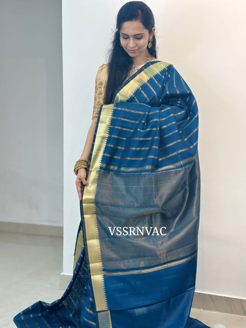 Manglori semi silk soft cotton sarees with plain blouse border to sleeves