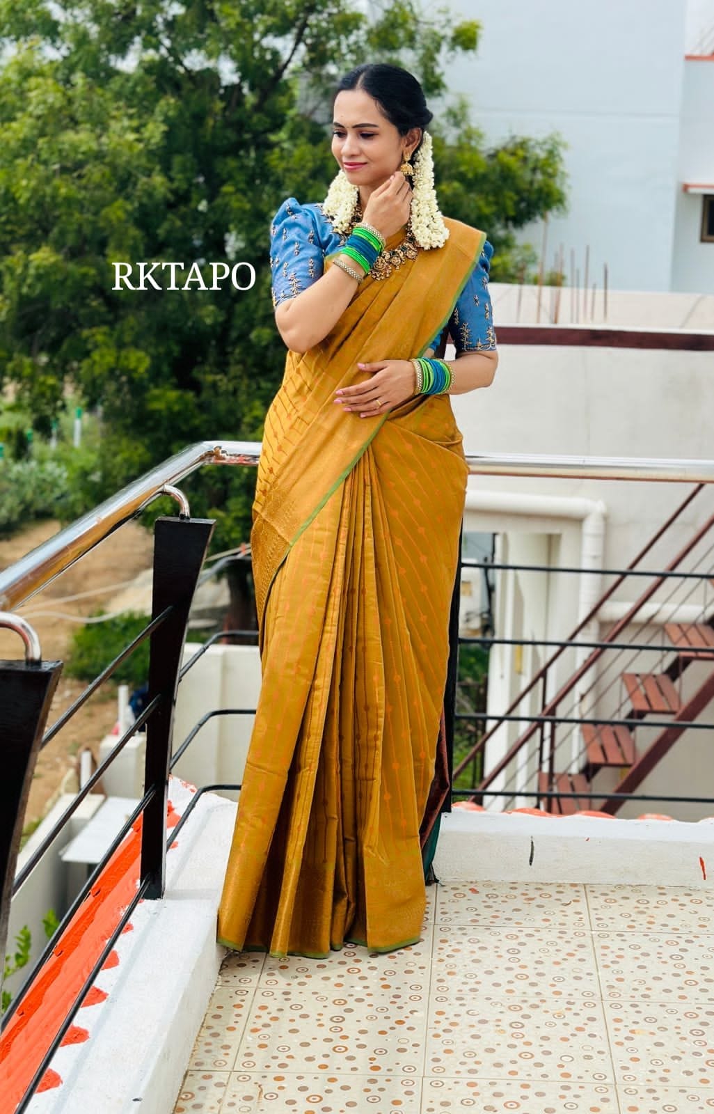 Vaira oosi style semi banarasi silks saree - offer