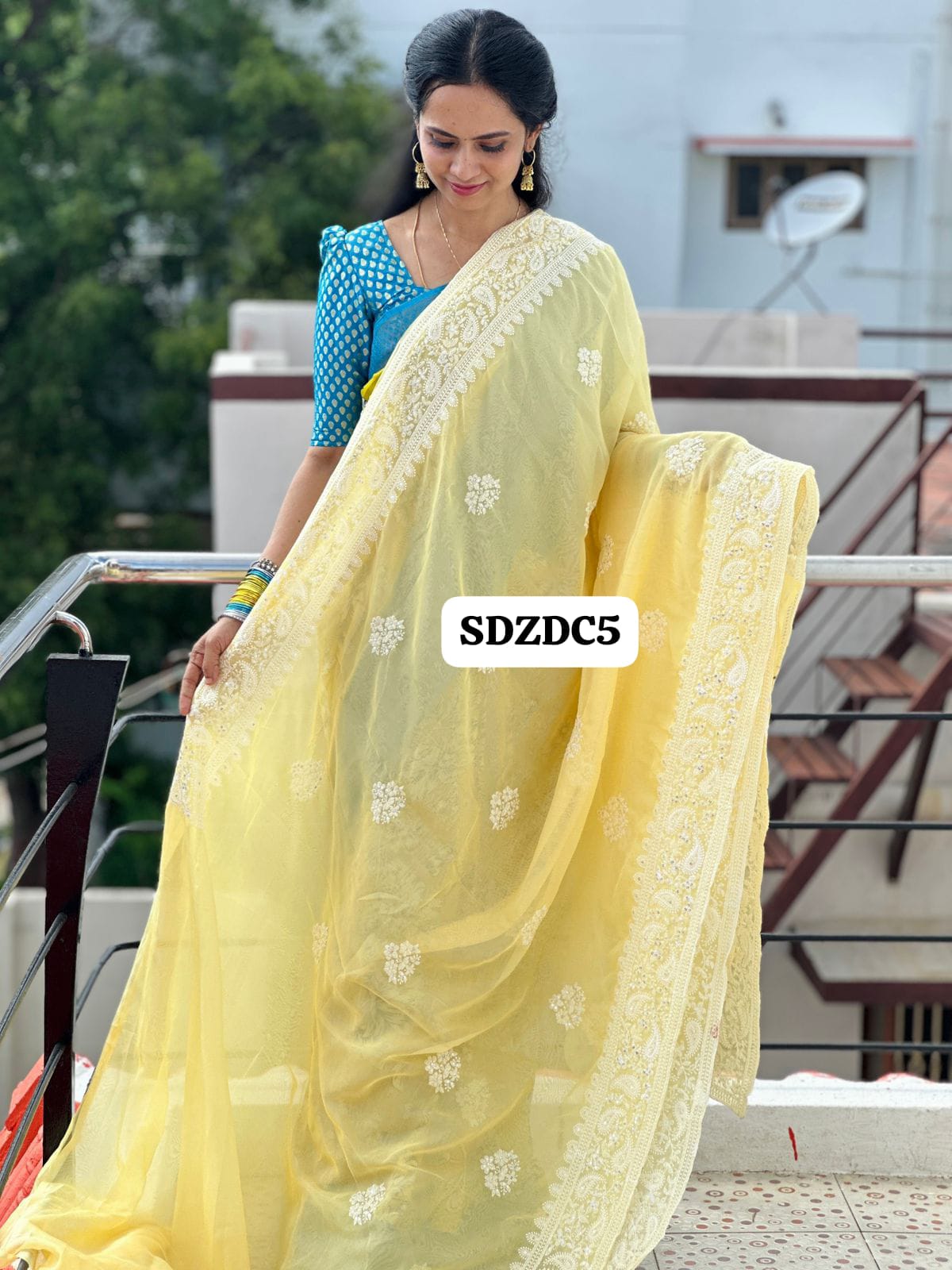 Designer saree with embroidery border