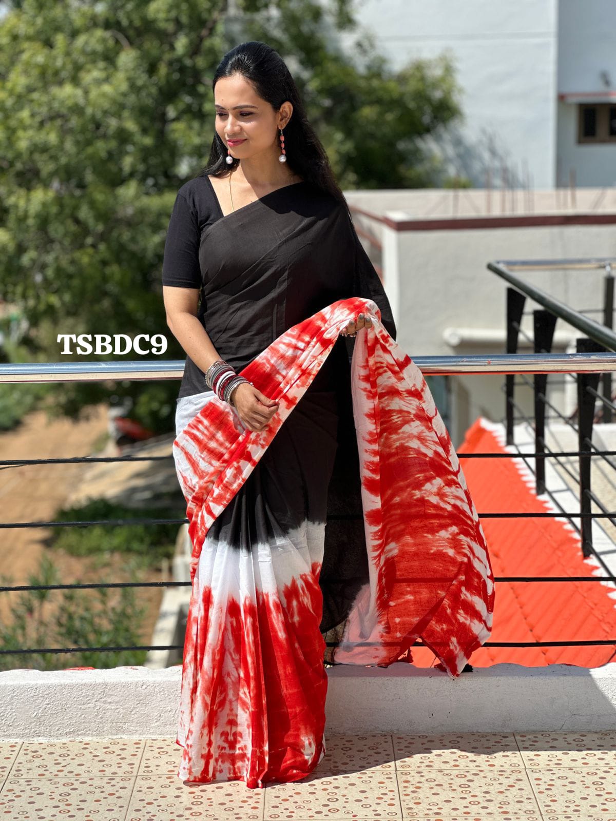 mul mul cotton tie and dye sarees without blouse