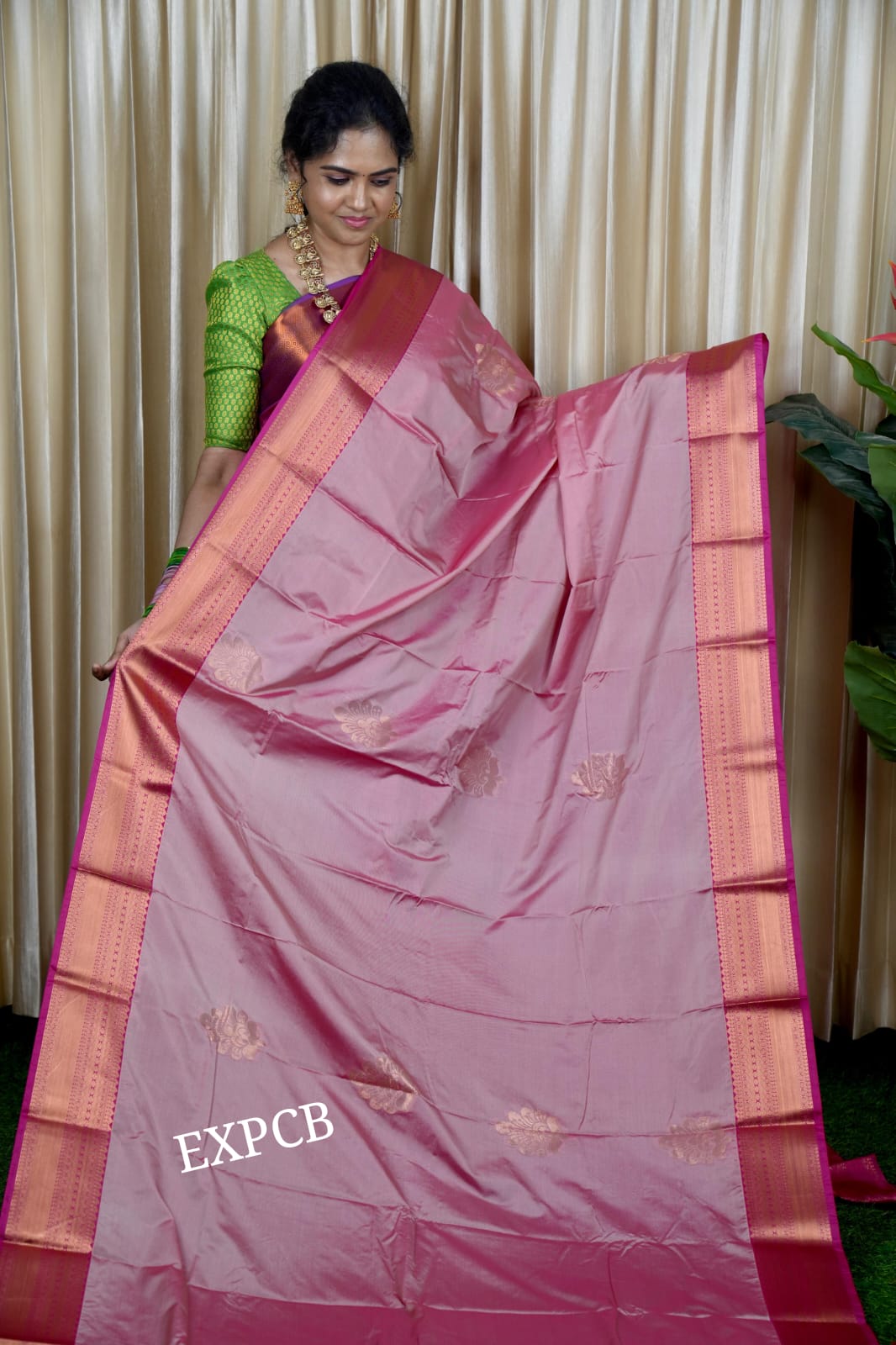 Semi silk saree😊