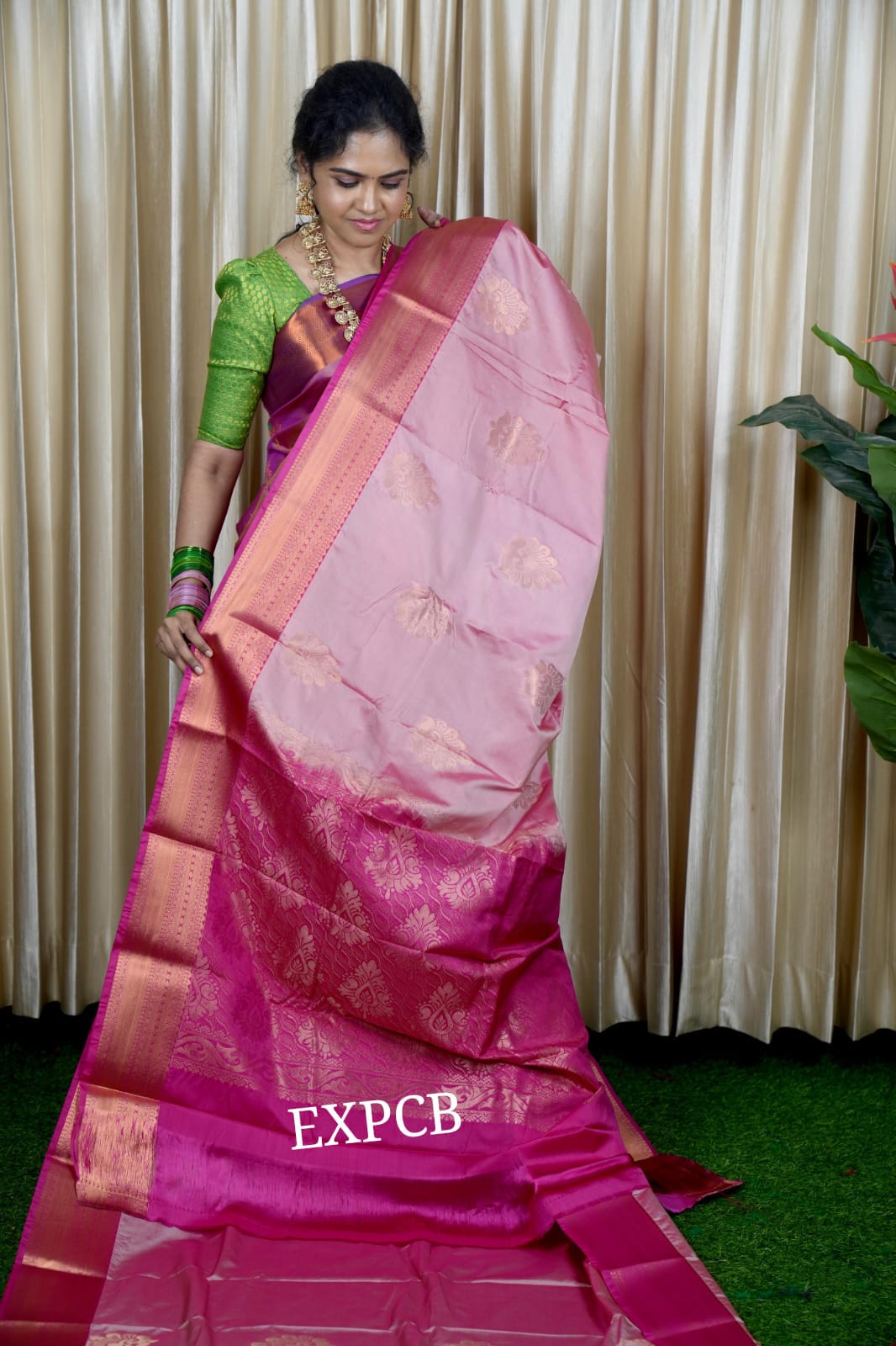 Semi silk saree😊