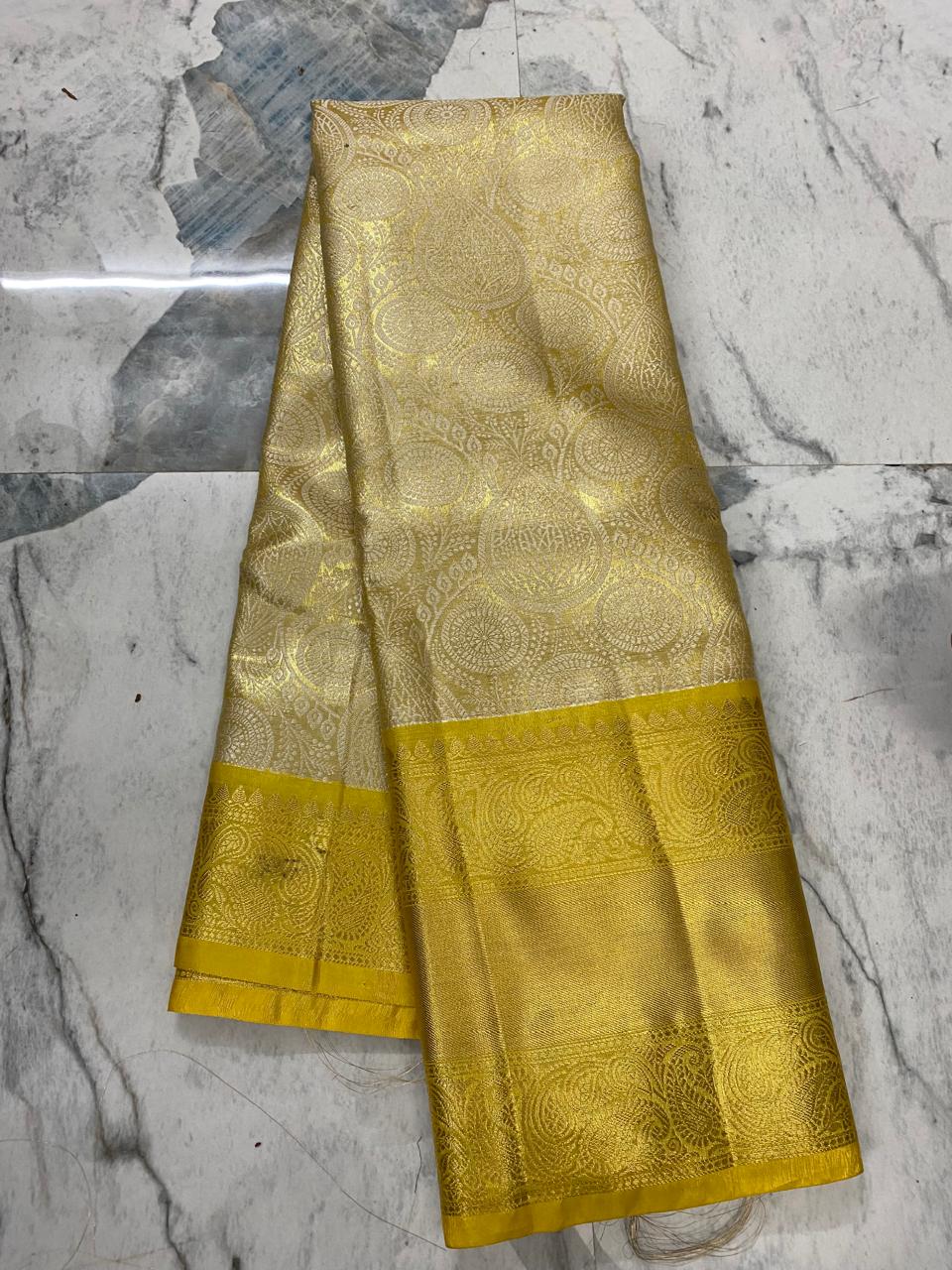 Banarasi silk saree🥰