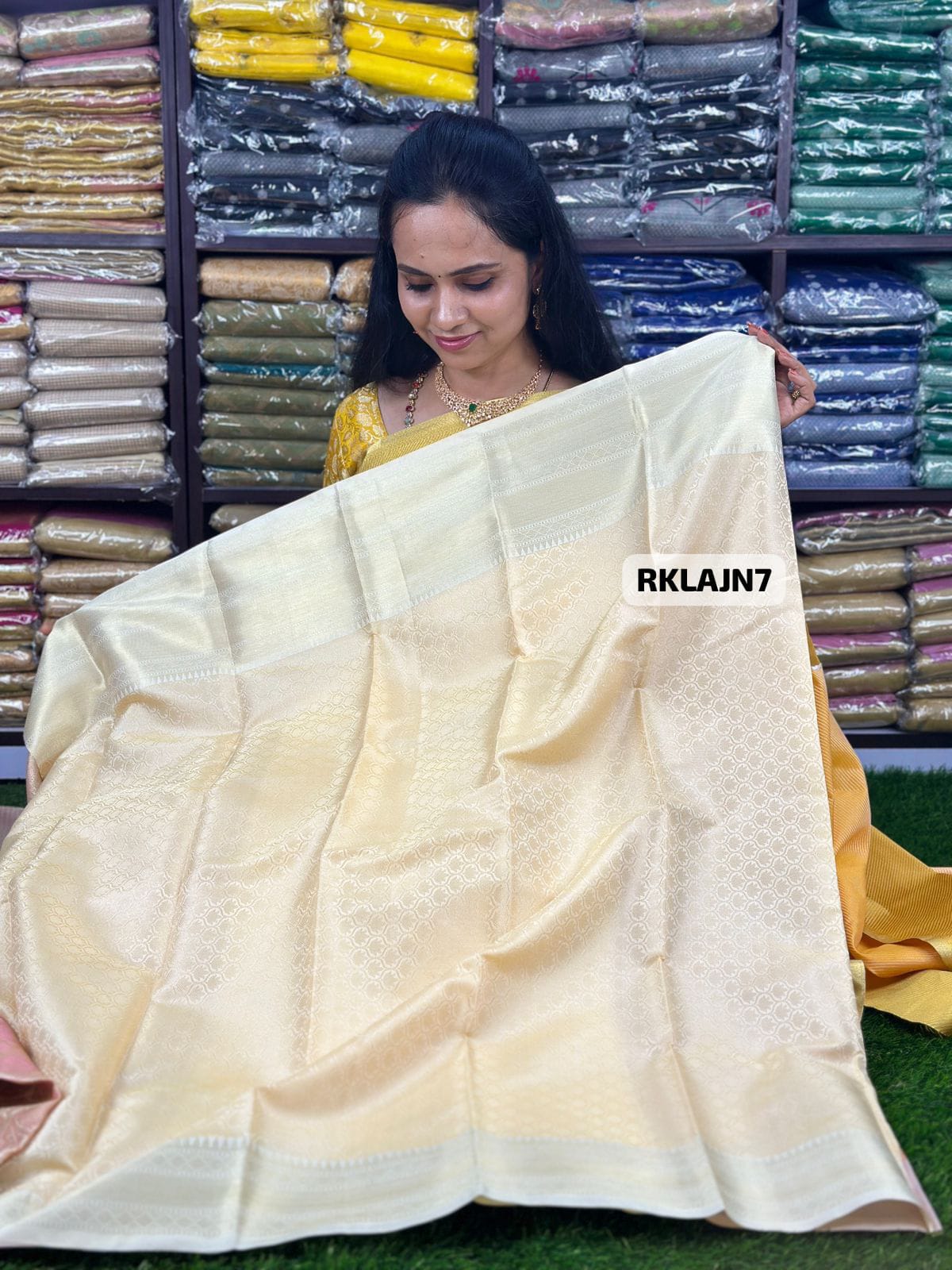 Semi soft silk saree 😍