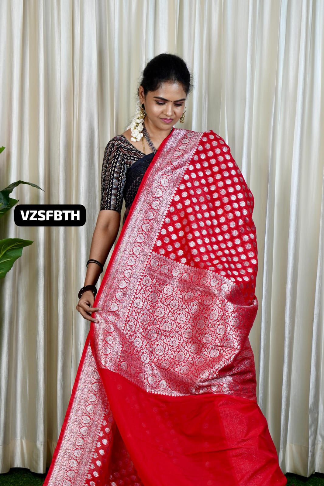 Premium kadhi georgette with heavy 1000 buttas silver zari weaving saree 🥳