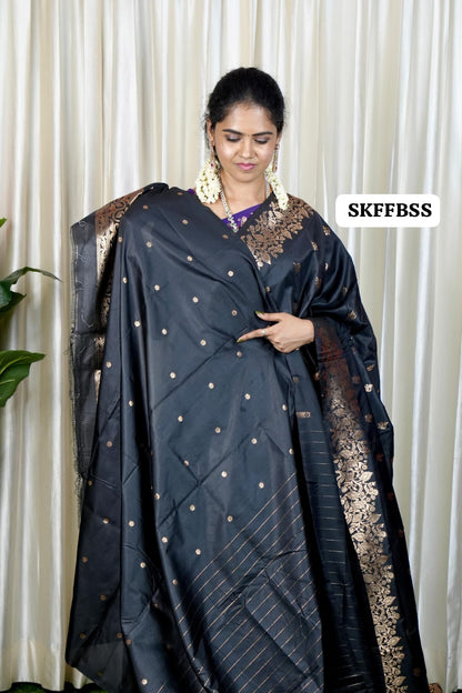 Soft silk saree🥳 prebook