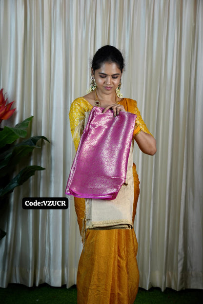 Soft crushed saree 🥳