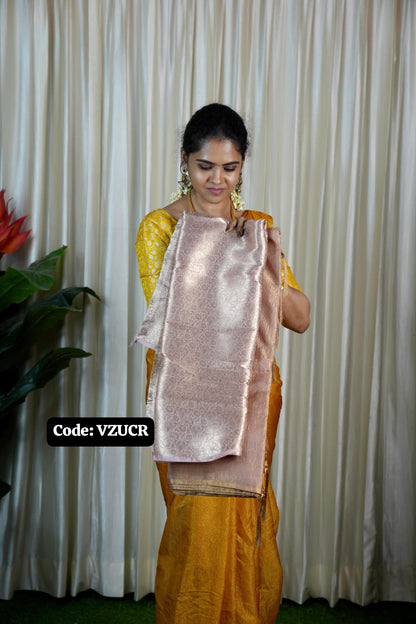 Soft crushed saree 🥳