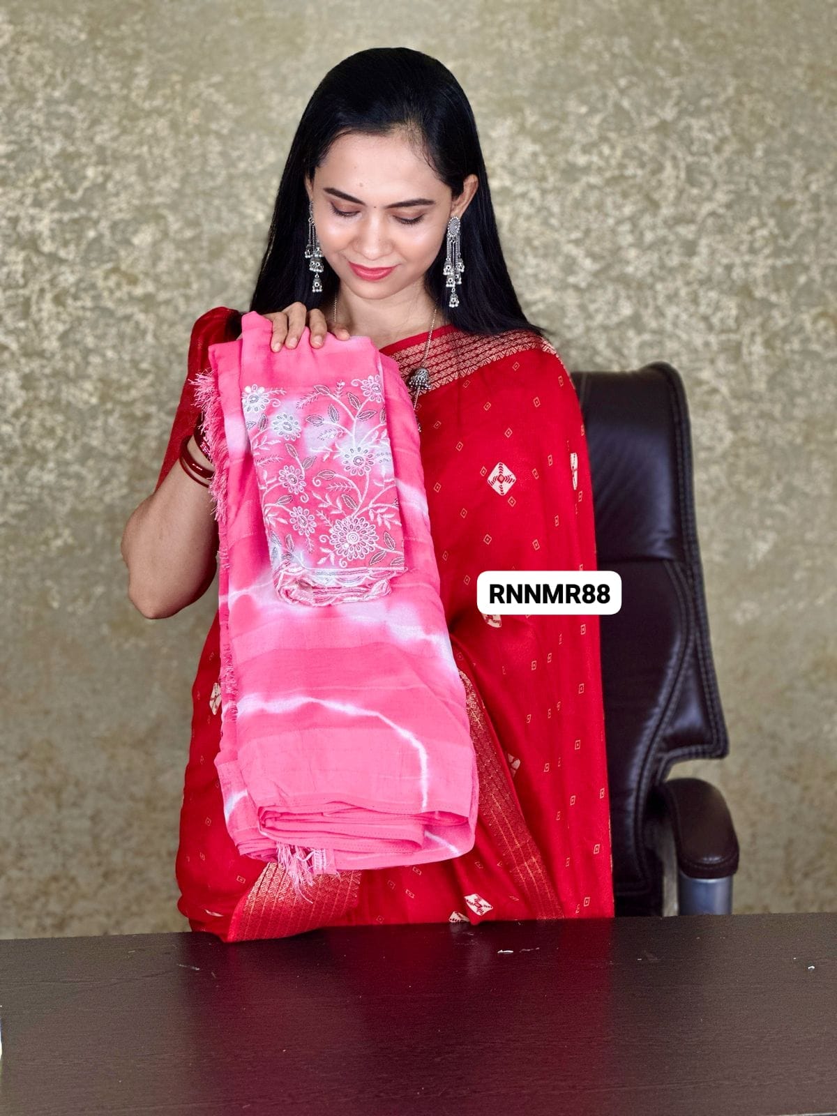 Premium georgette tie and dye saree with chumkey work blouse ❌