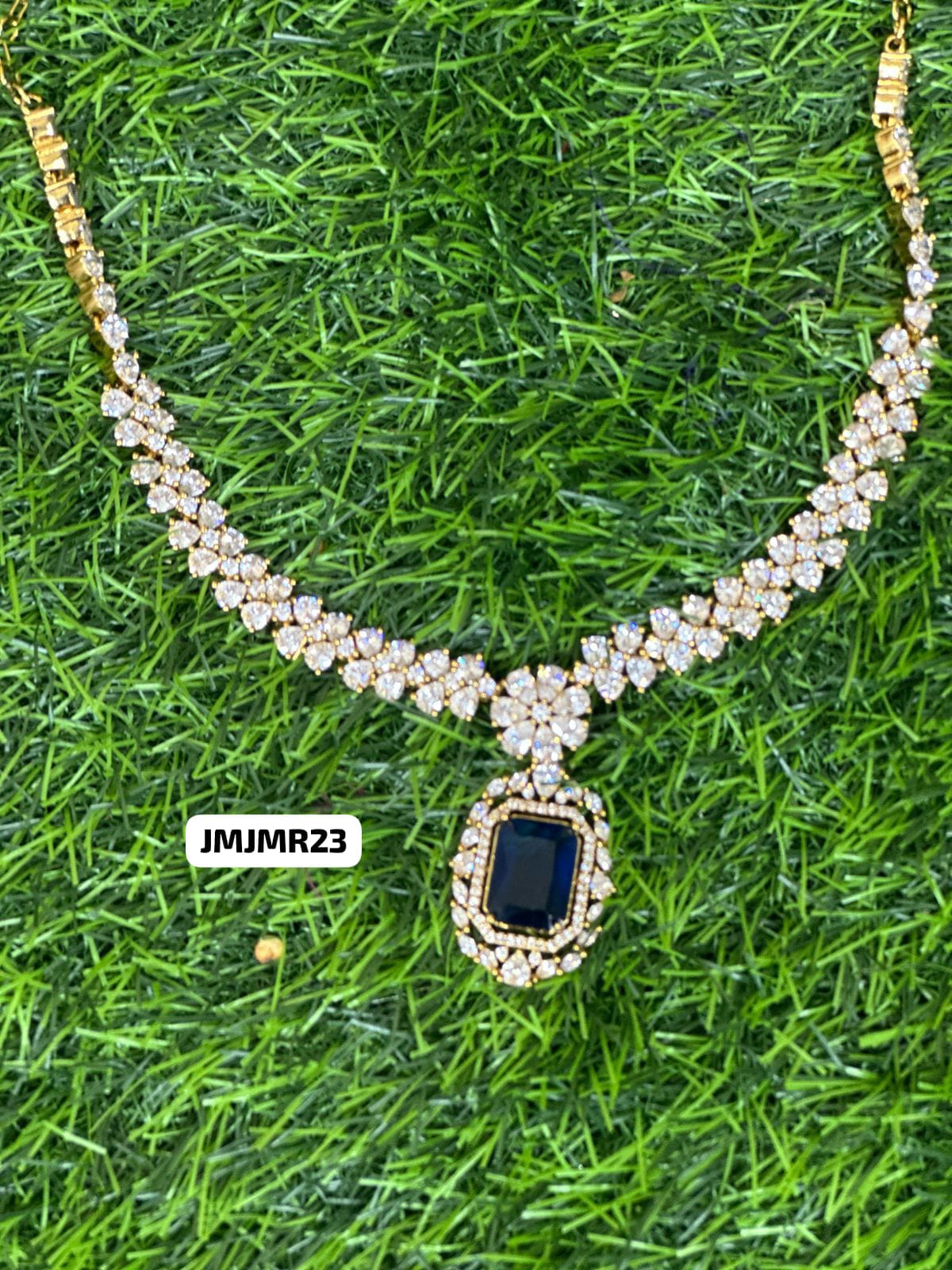 Jewel set with back chain 🥳