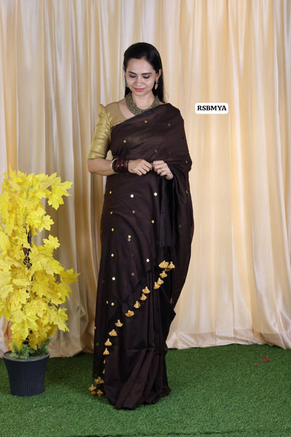 Khadhi cotton saree with coin buttas and running blouse at just Rs.899🥳