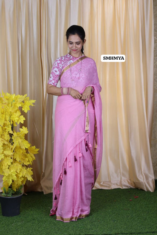 Soft cotton weighless saree with blouse as in pic.🥳