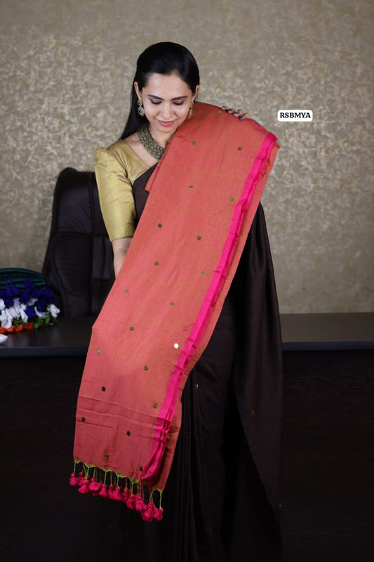 Khadhi cotton saree with coin buttas and running blouse at just Rs.899 🥳