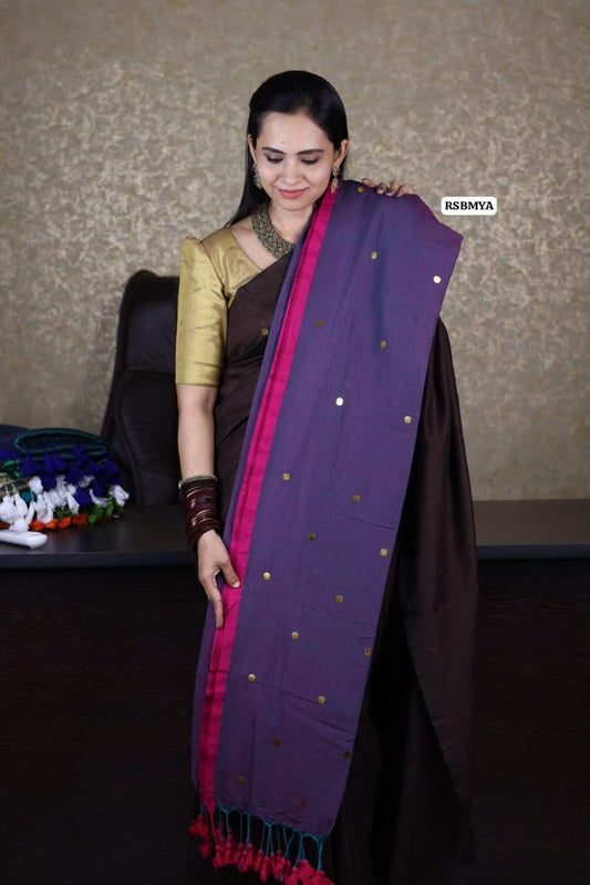 Khadhi cotton saree with coin buttas and running blouse at just Rs.899🥳