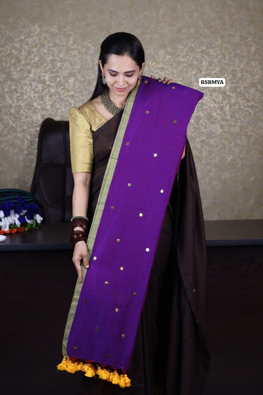 Khadhi cotton saree with coin buttas and running blouse at just Rs.899🥳