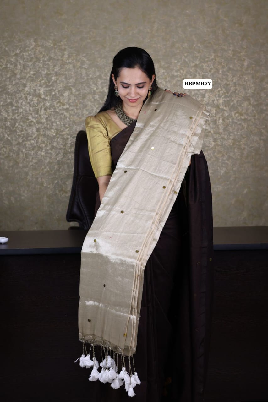 Khadhi cotton saree with coin buttas and running blouse at just Rs.899 🍄✅