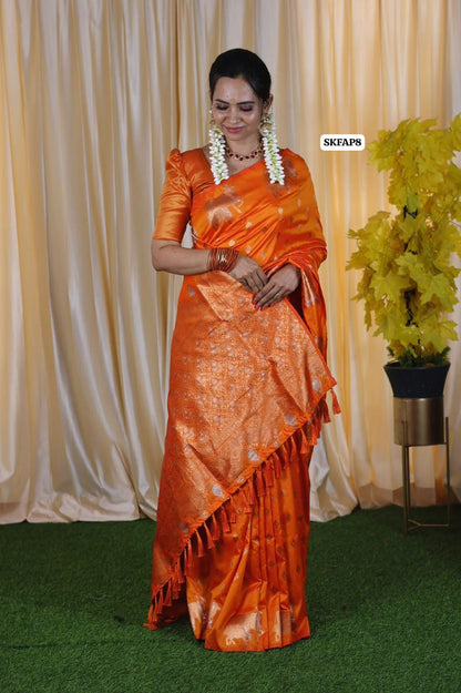 Most trending semi soft silk saree at just Rs.1499😍🥳