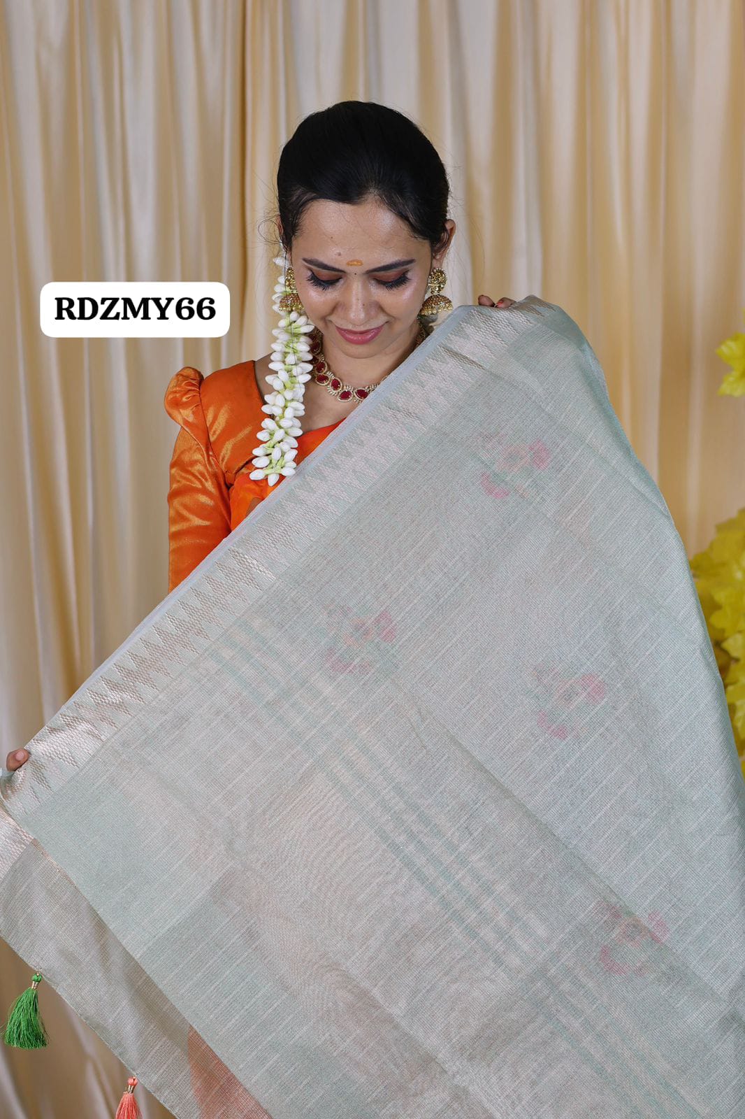 Heavy Banarasi oraganza pure zarkan work with complete temple border with blouse offer😍