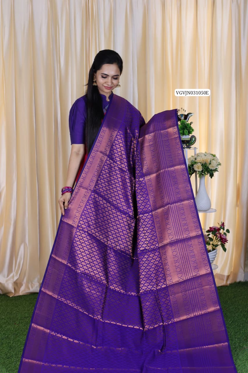 Banarasi silk saree 🥳