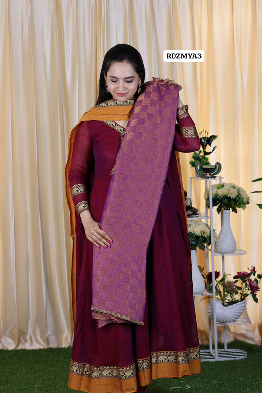 Heavy metallic space silk saree with checks pattern🥳