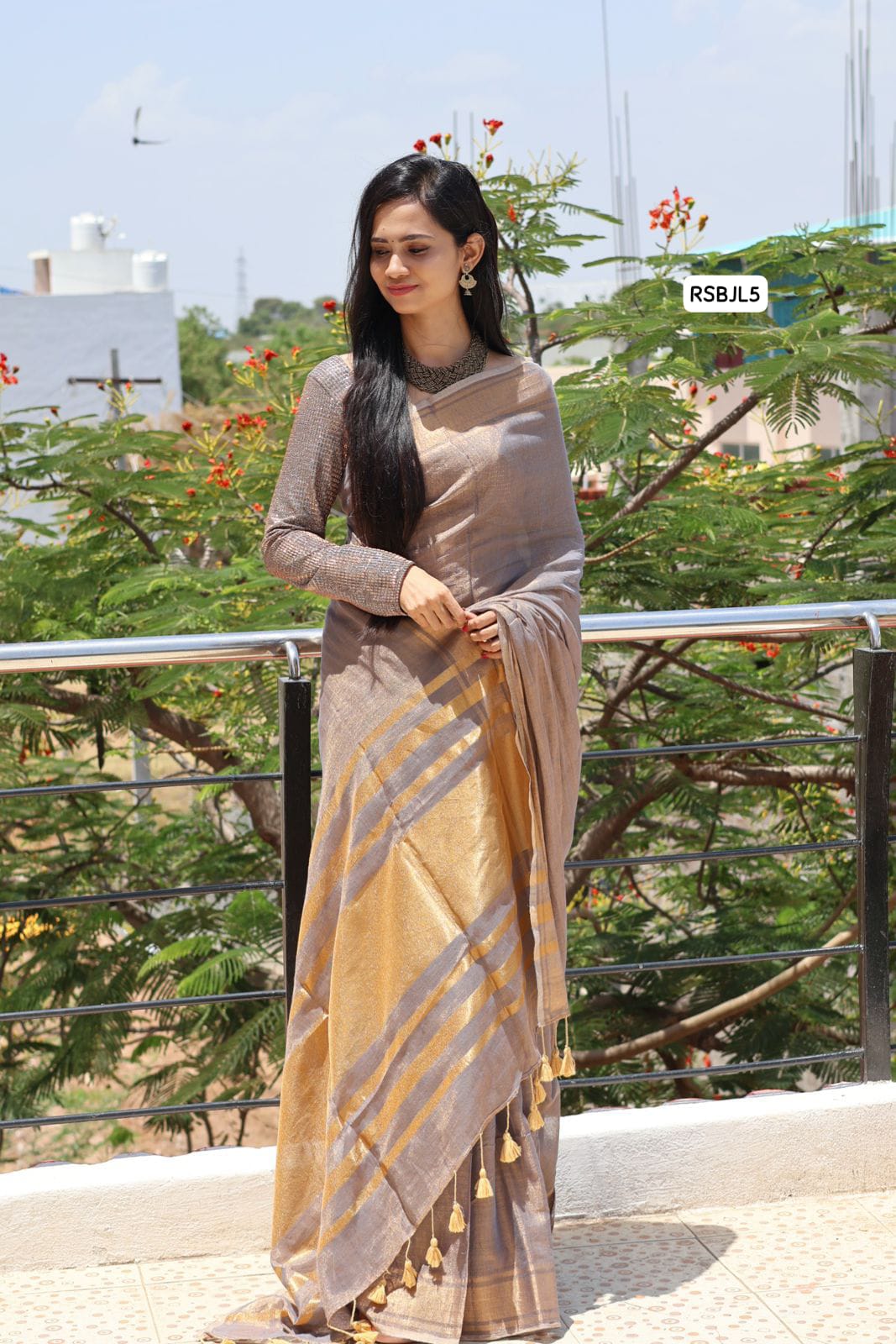 Pure tissue linen saree 🥳