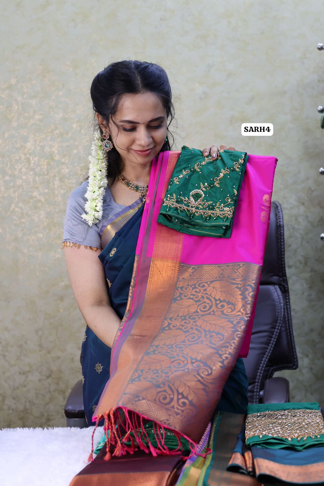 Saree with Aari work combo🎁