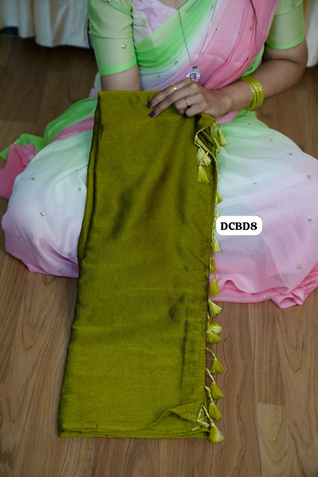 Georgette Saree with designer blouse🥰😎📚