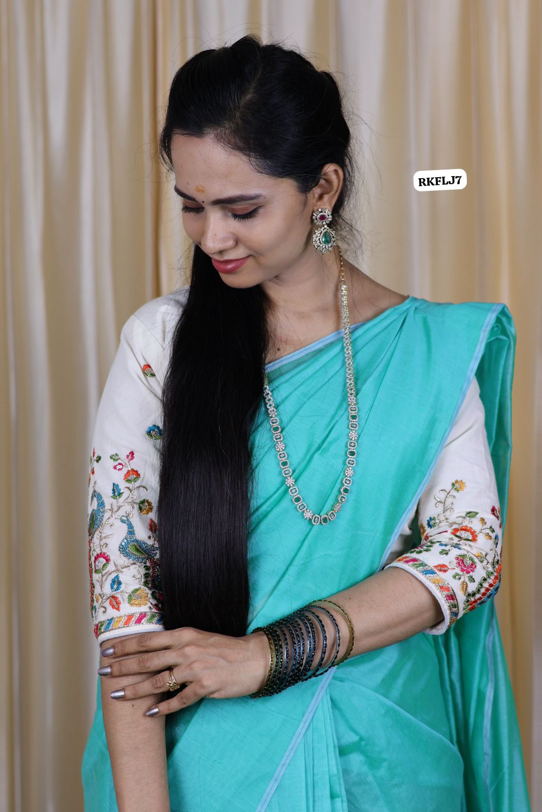Khadhi cotton saree with pom pom lace paired with embroidery stitched blouse with pad🥳