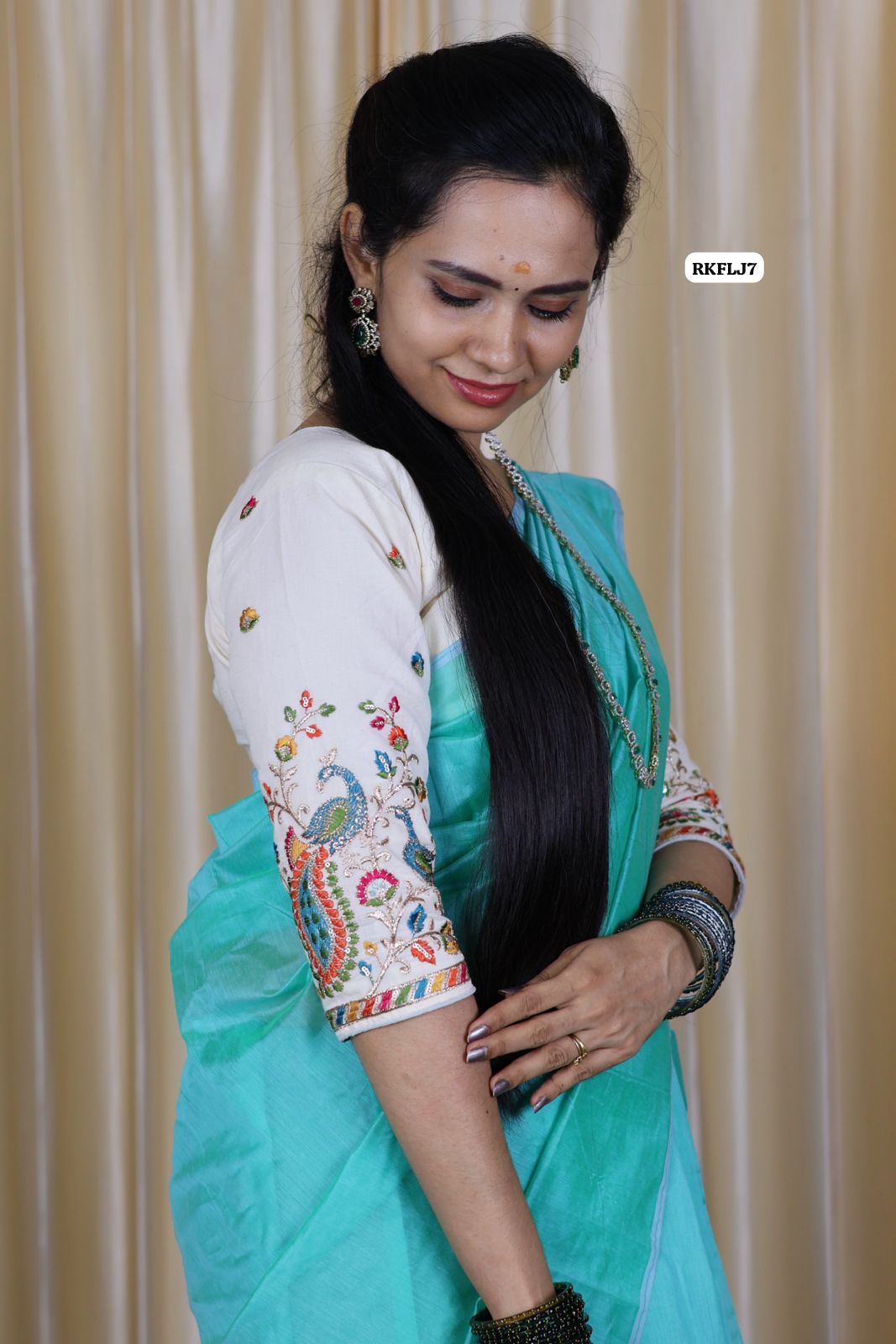 Khadhi cotton saree with pom pom lace paired with embroidery stitched blouse with pad🥳