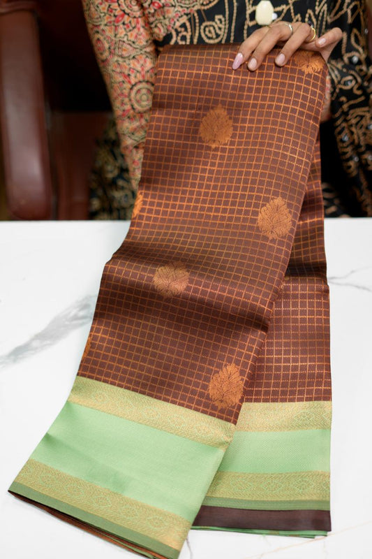 Semi silk saree🥰😎📚