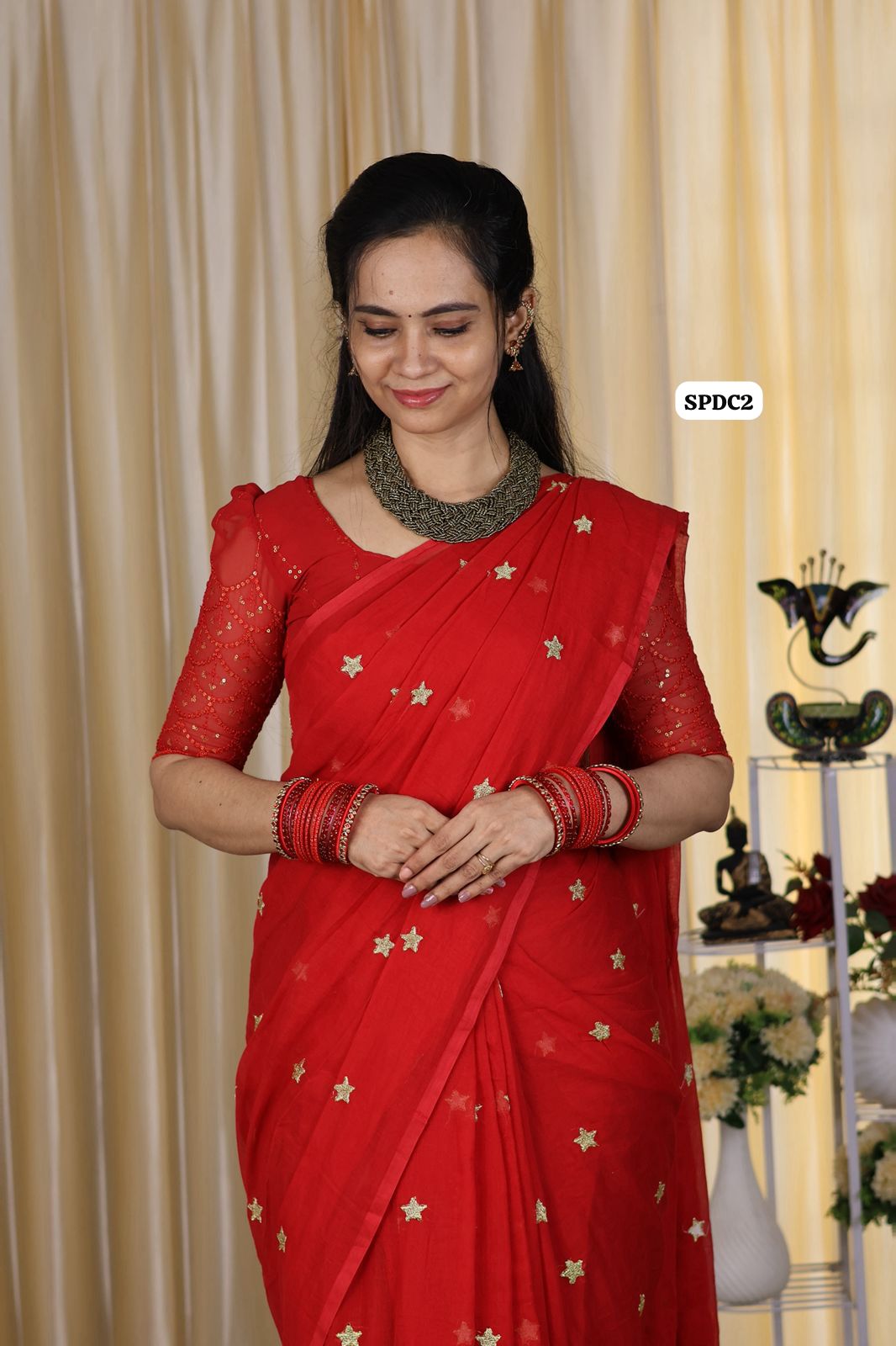 5.5 mtr Mul mul cotton saree with star buttas and long tassles
Without blouse😍🥳