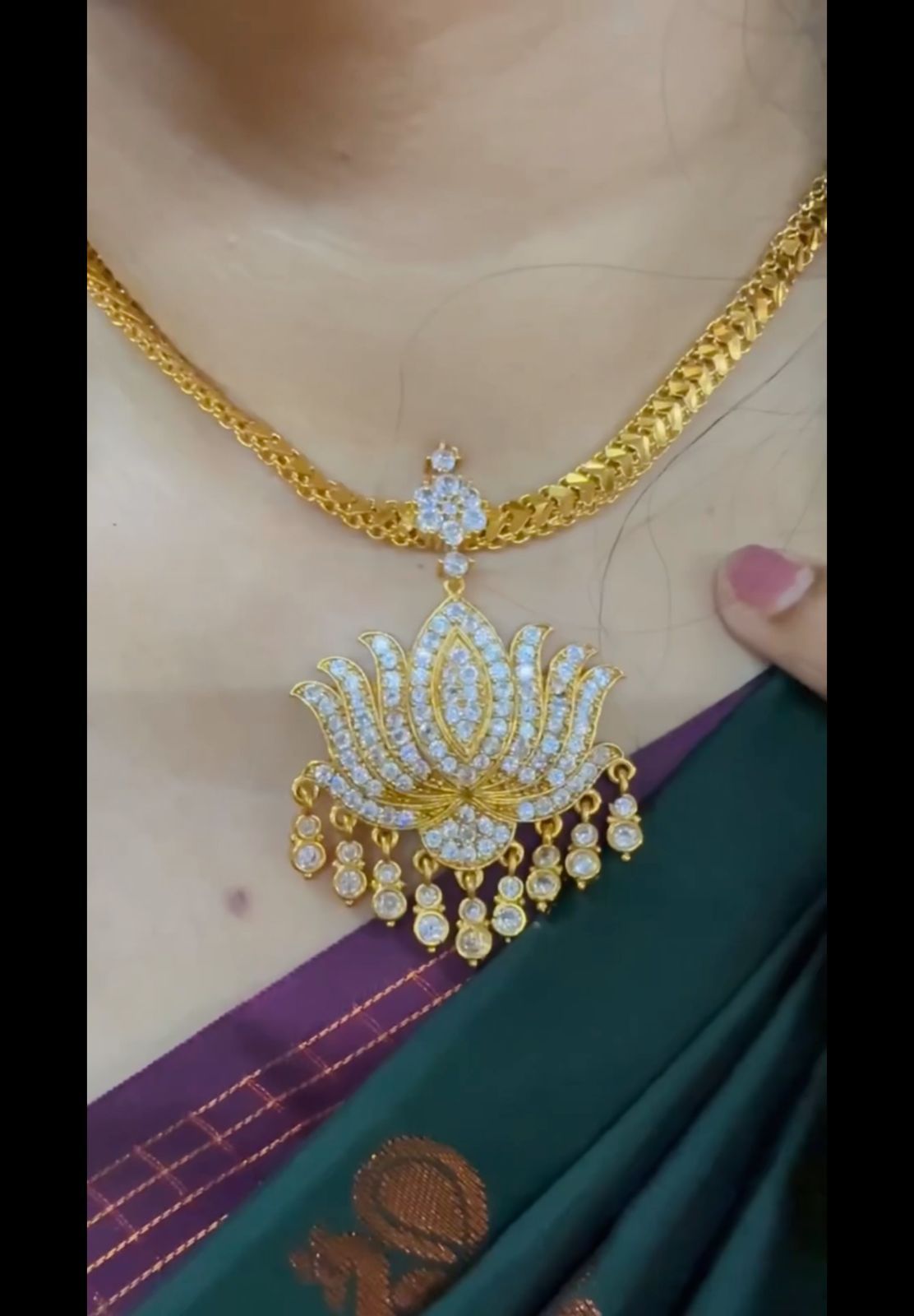 Vintage style stone Attigai with   stud lotus design.🥳✅
